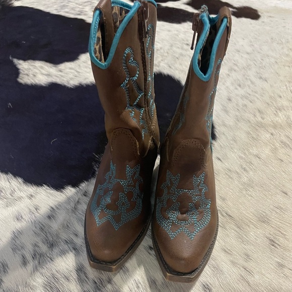 New  Blazin Roxx Snip Toe Toddler Girl Cowboy Boots!‎ Size 7 Brown Turquoise Zip - Picture 1 of 3